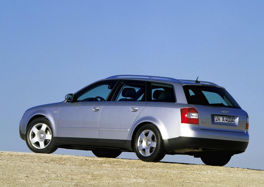  Audi A4 1.9 TDI Avant (B6, 8E) 2001 года  (фото 2 из 16)